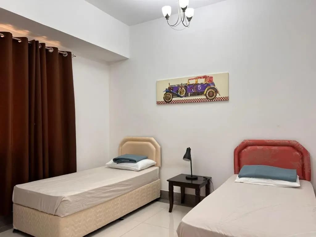 ONE Comfortable 2BR Apartment near Airport - photo 1