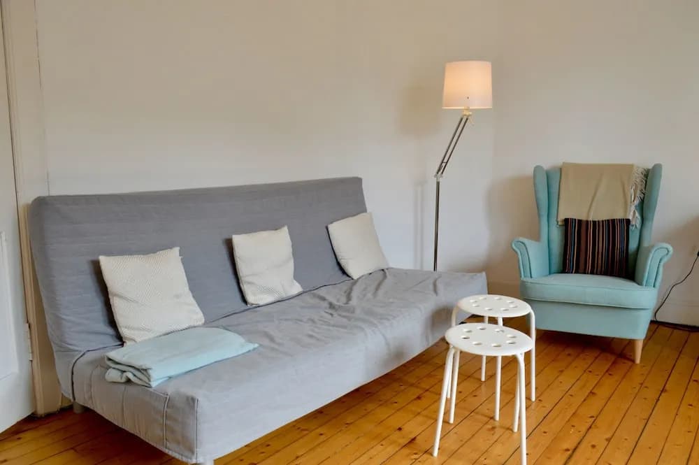Central 2 Bedroom Flat in Edinburgh - photo 4