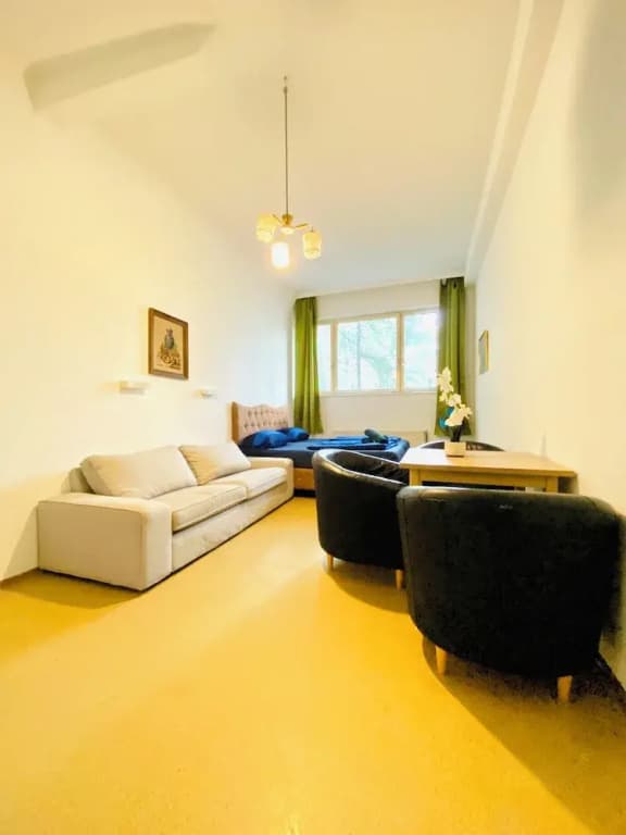 Affordable Central Rooms Near U3 - photo 1