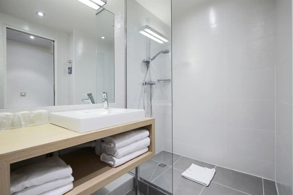Kyriad Paris 18 - Porte de Clignancourt - Montmartre - photo 8