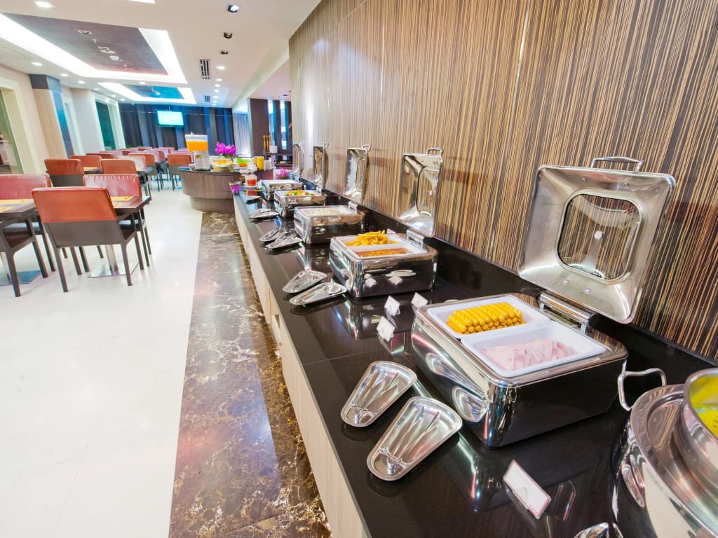 Kingston Suites  - photo 23