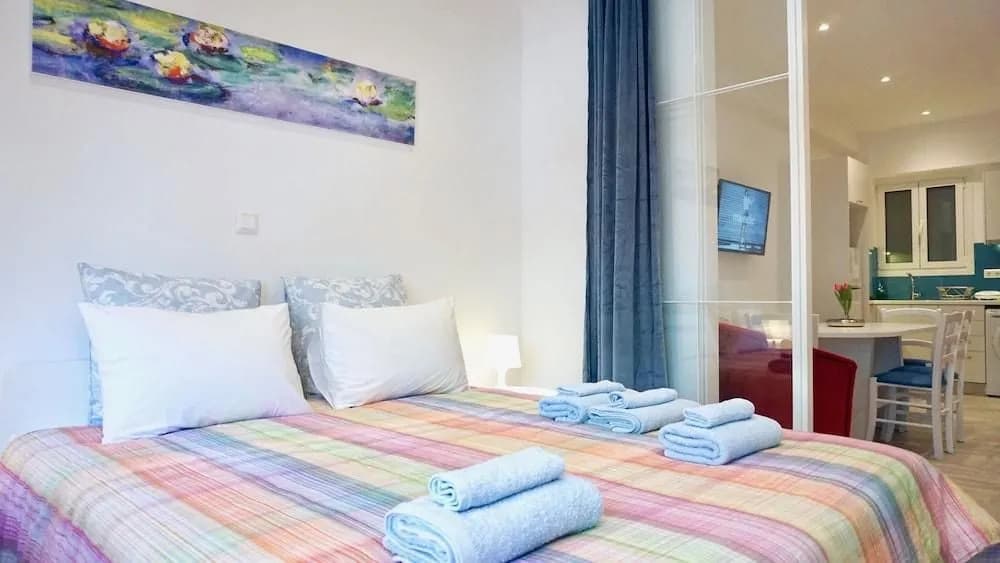 Vibrant & Cozy Apt in Athens - photo 4