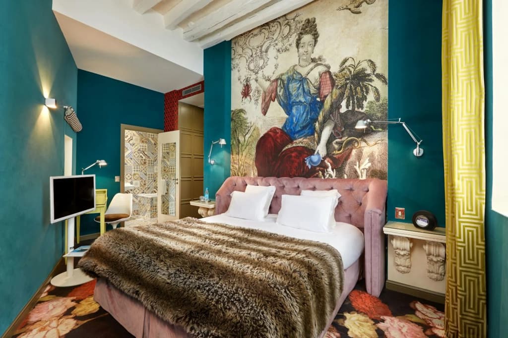 Hôtel du Petit Moulin, Haute Couture hotel by Lacroix - photo 3