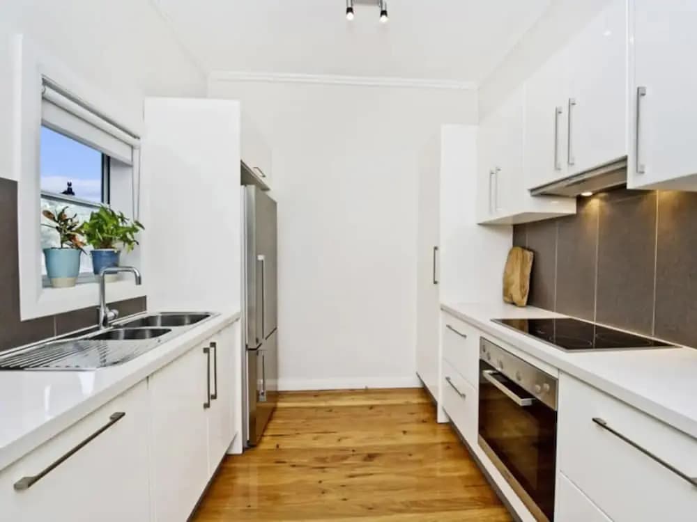 Sleek Contemporary Bondi Beachside Apartment - photo 14