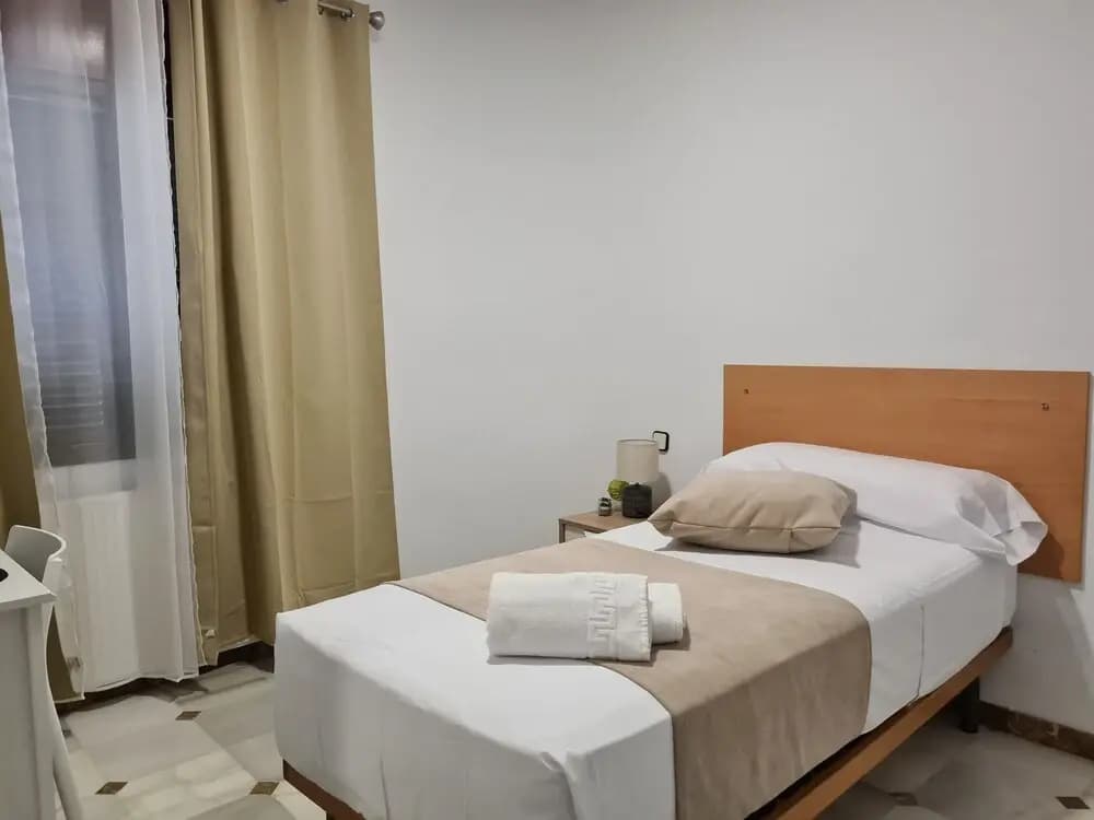 Hostal Arturo Soria - photo 4