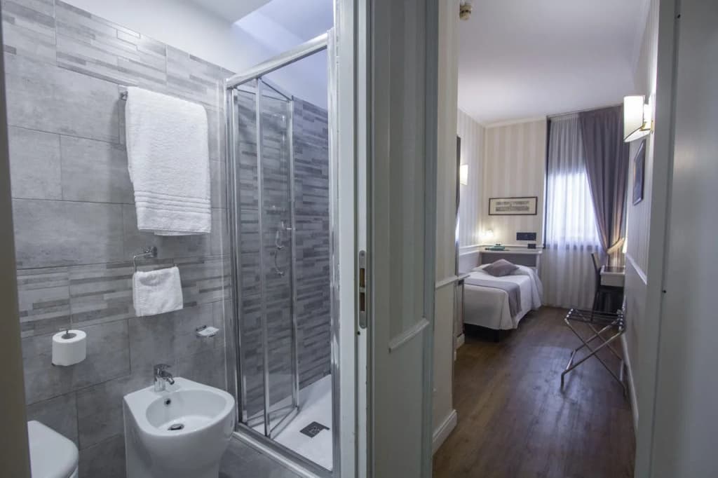 Hotel Flora - photo 22