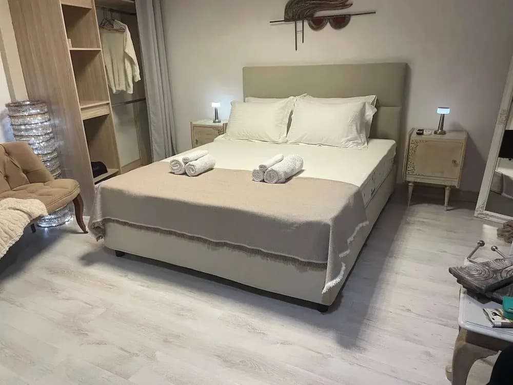 Athens Cozy Nest - Prime Central Location - photo 1
