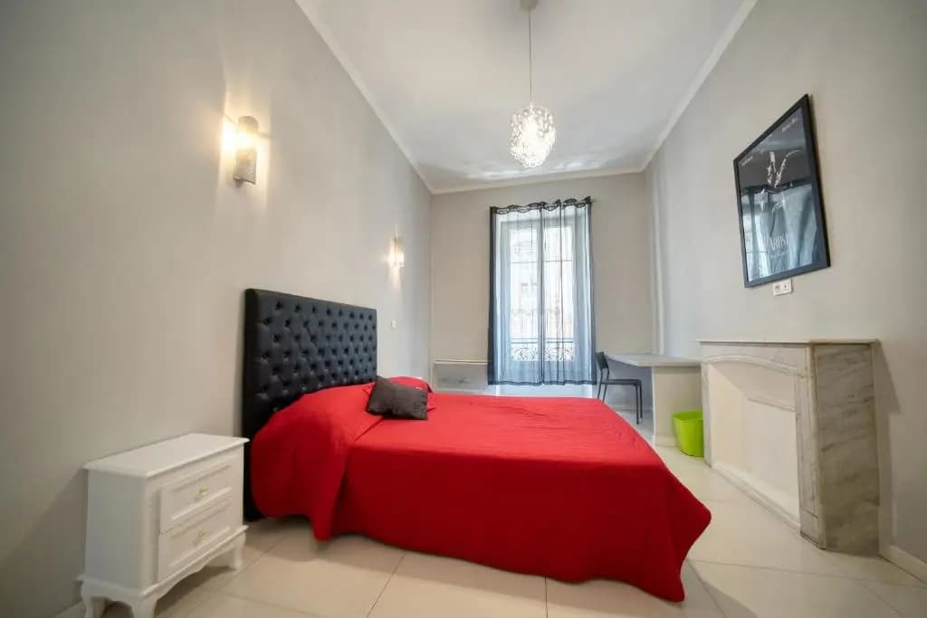Lusso 5 beds Central Apartment - photo 10