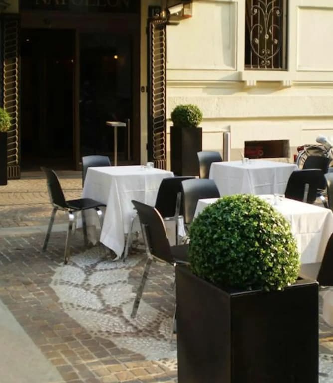 LHP Hotel Napoleon - photo 45