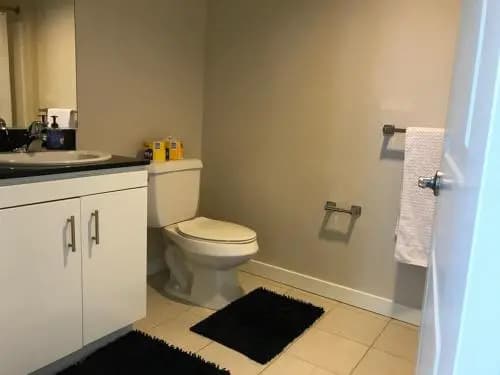 Luxury Two Bedroom Near The Grove - photo 2