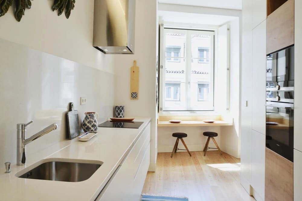 Chiado 4-Bedroom Flat - photo 13