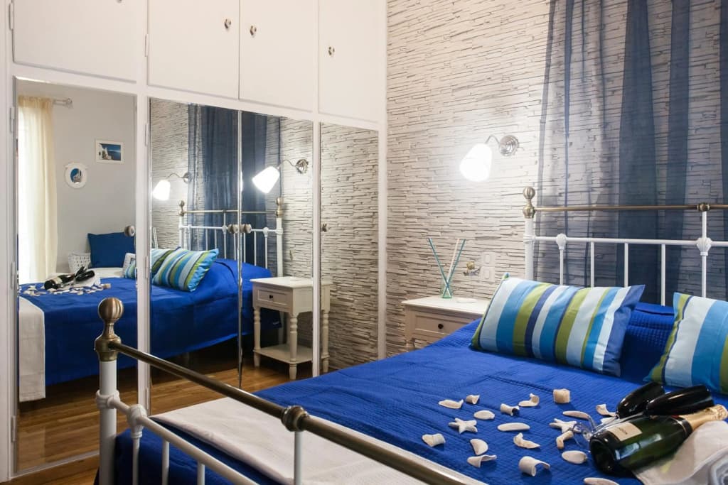 Pretty rooms in Gold and Blue apartment in safe central area - photo 4