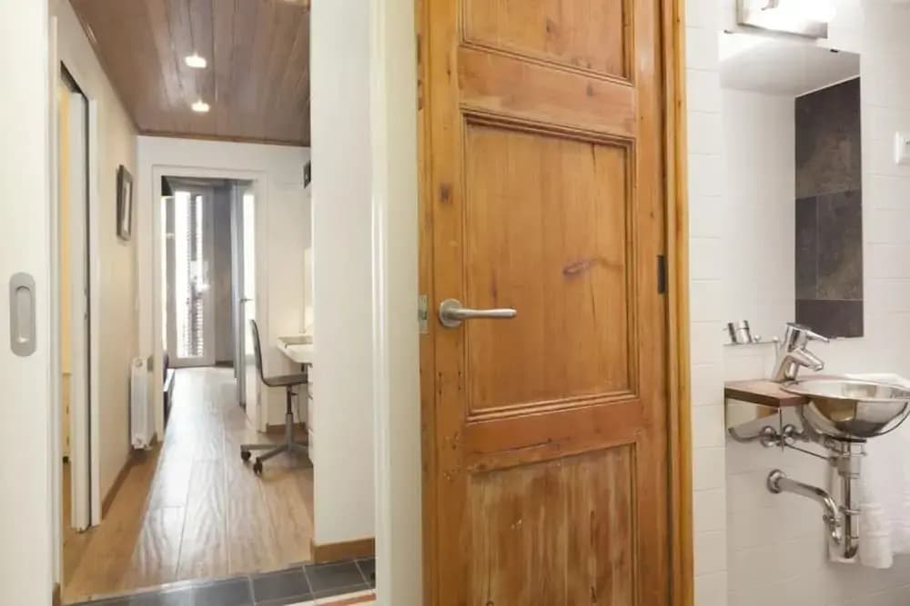 Akira Flats Roger de Flor Chic apartment - photo 8