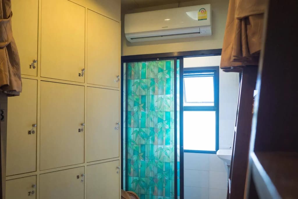 Beehive Magenta Patong Hostel - photo 10