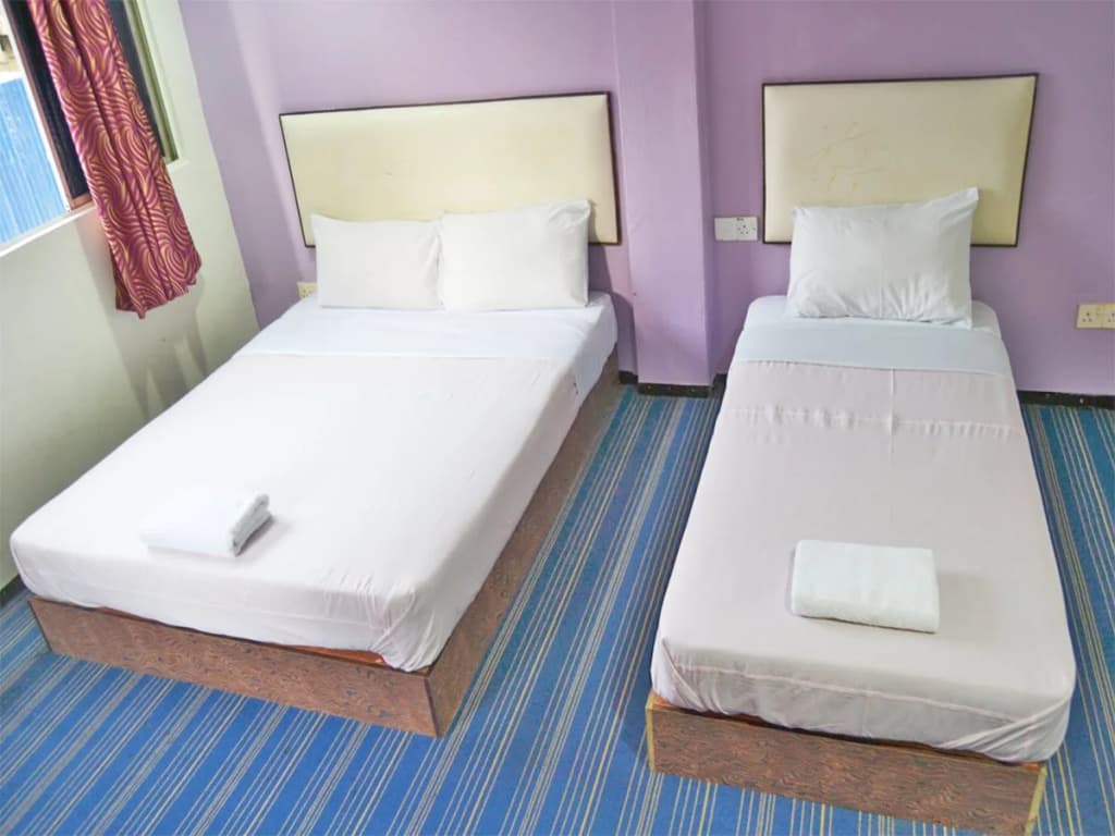 Cosmic Hotel - photo 2