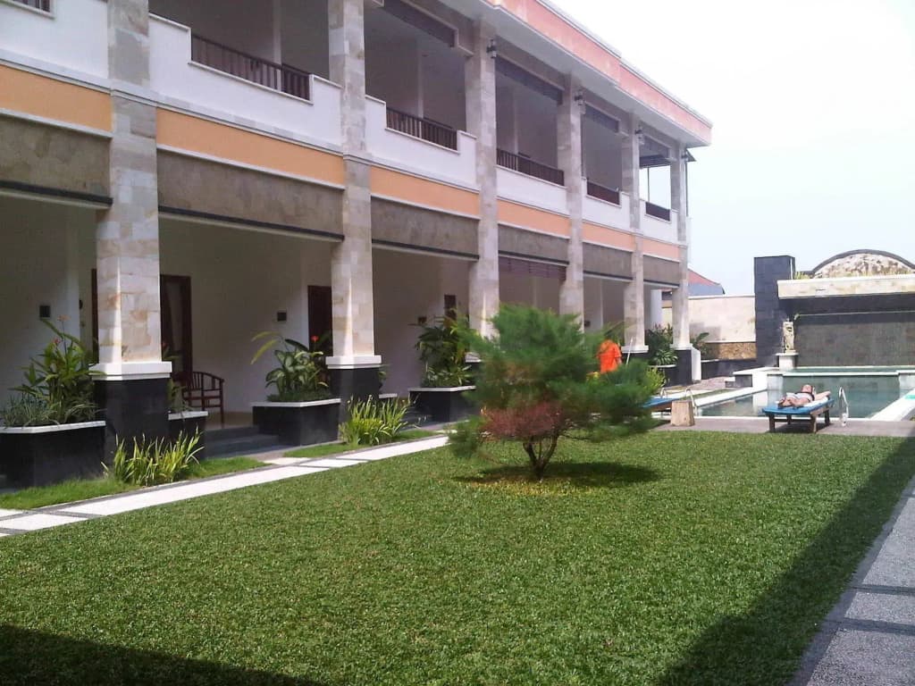 Grand City Inn - photo 1