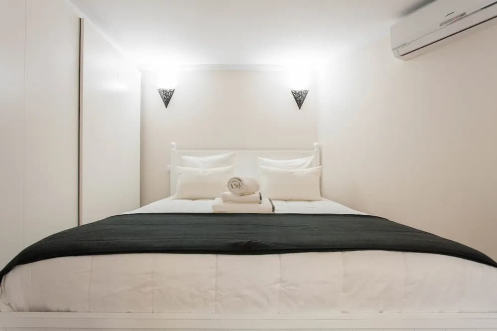 Plaza Mayor Flats - photo 4