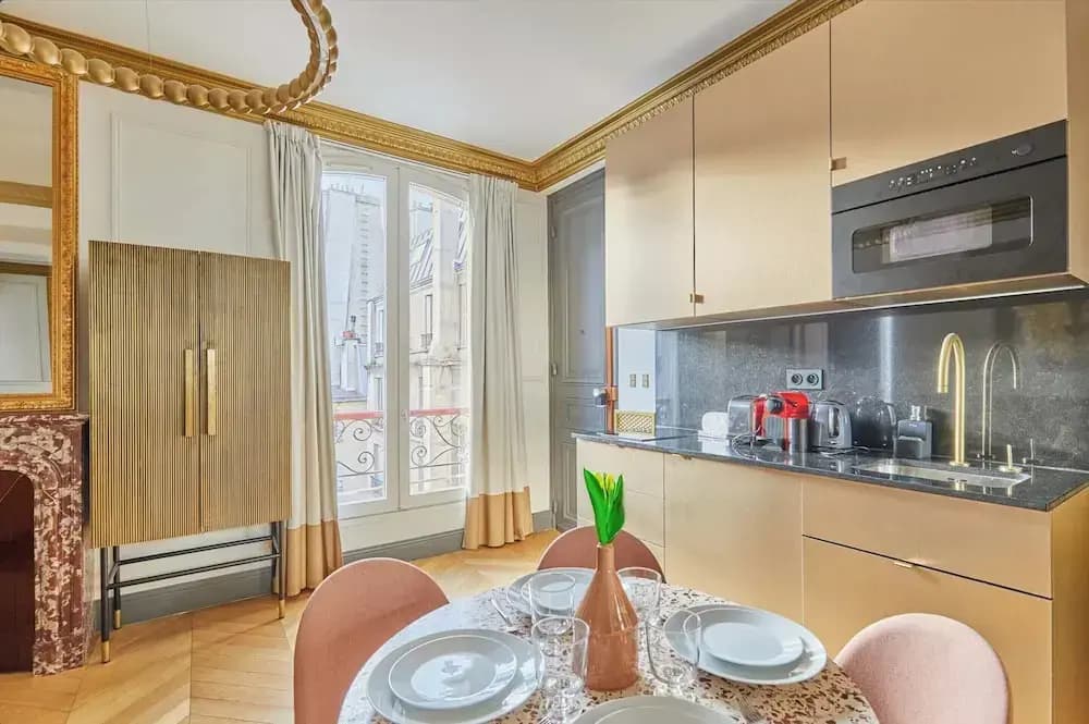 Superb AC- 1bdr Ave Montaigne - Arc de Triomphe by Studio Prestige - photo 8
