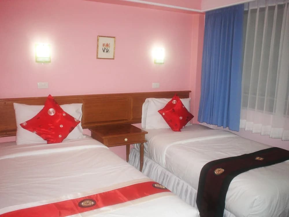 Bangkok Inn - photo 3