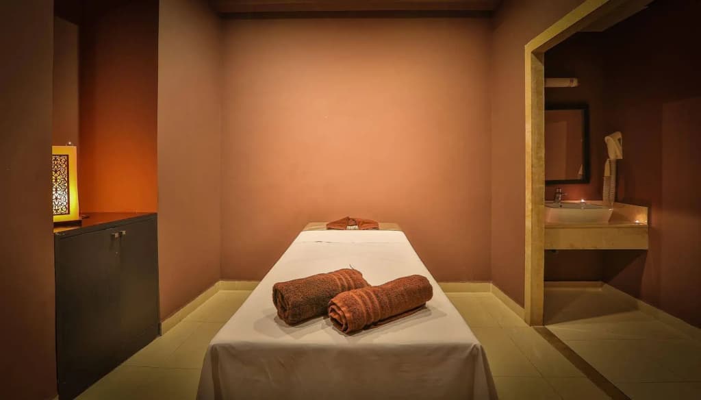 Red Hotel - photo 6