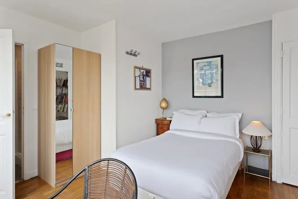 Stunning 3 Bed Apt With Balcony Near Champs Elysée - photo 3