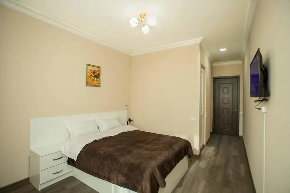 Ninth Floor Hotel - photo 6