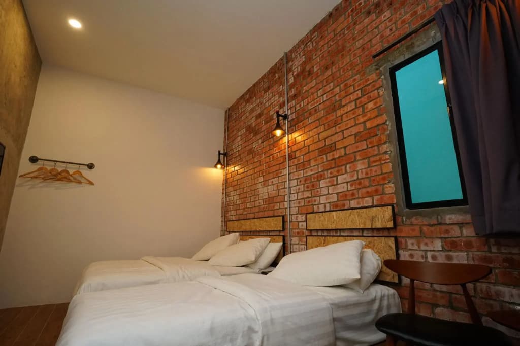 Brick Box Hotel - photo 5