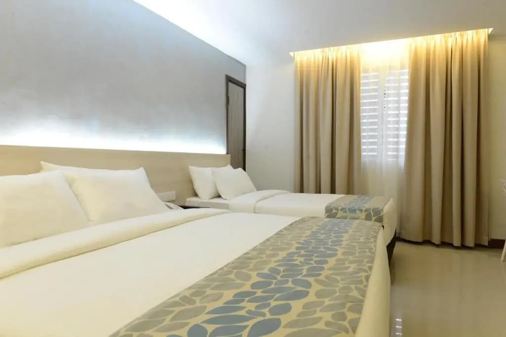 Samudra Court Hotel - photo 4