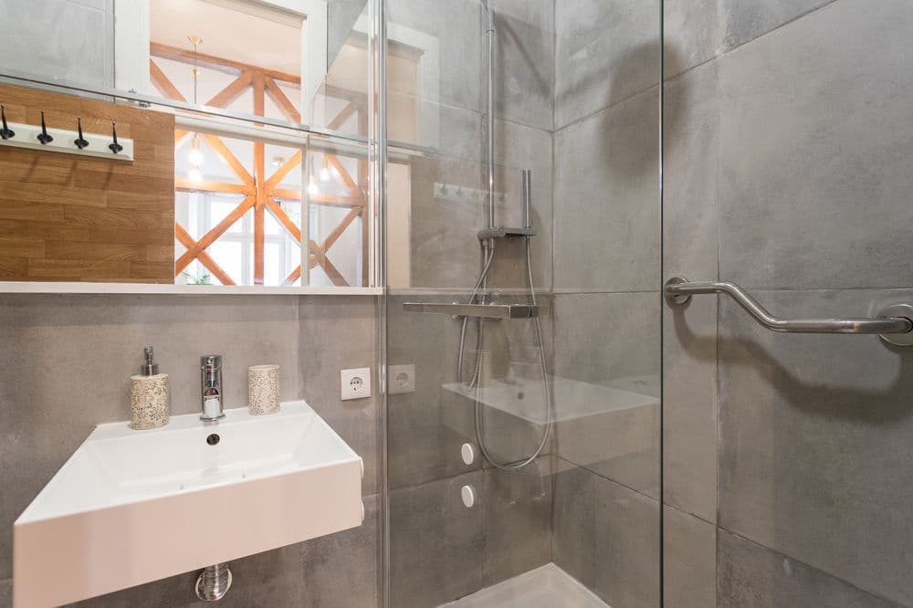 Baixa Modern Three-Bedroom Apartment - by LU Holidays - photo 9