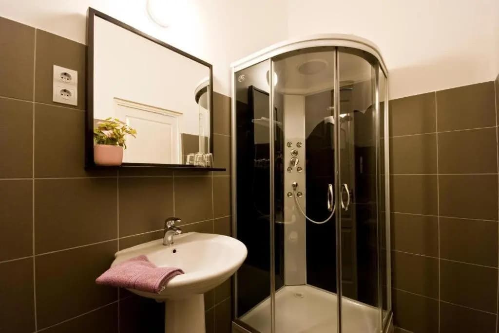 Balcony Apartment - photo 7