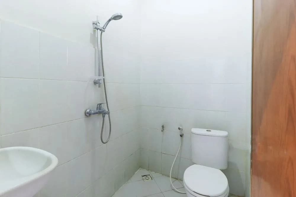 Hotel Warta Putra - photo 10
