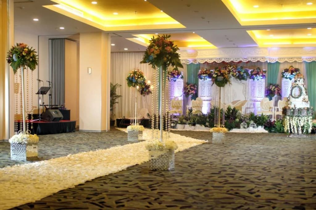 MaxOne Hotels at Pemuda - photo 2