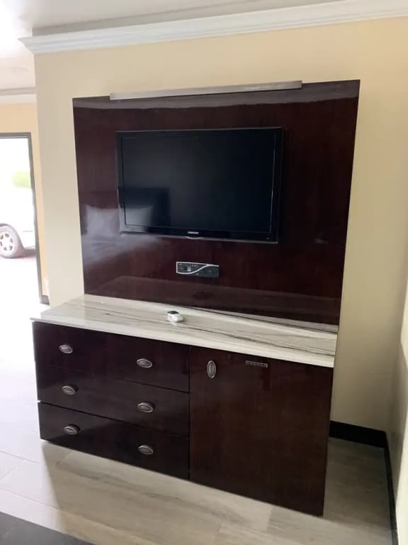 Willow Tree Inn  Suites - photo 8