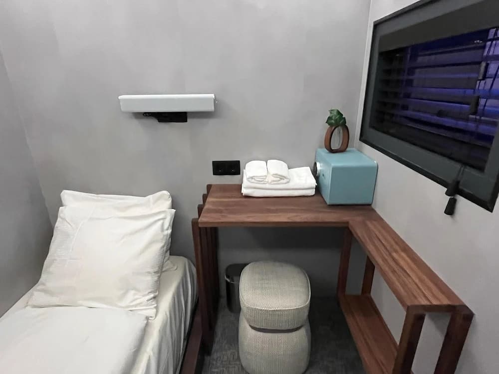 The Hyve Capsule hostel Amsterdam - photo 16