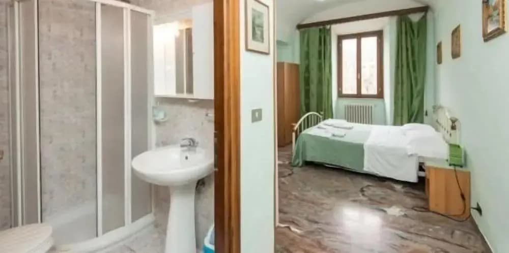 Vatican Rooms Guest House - photo 25