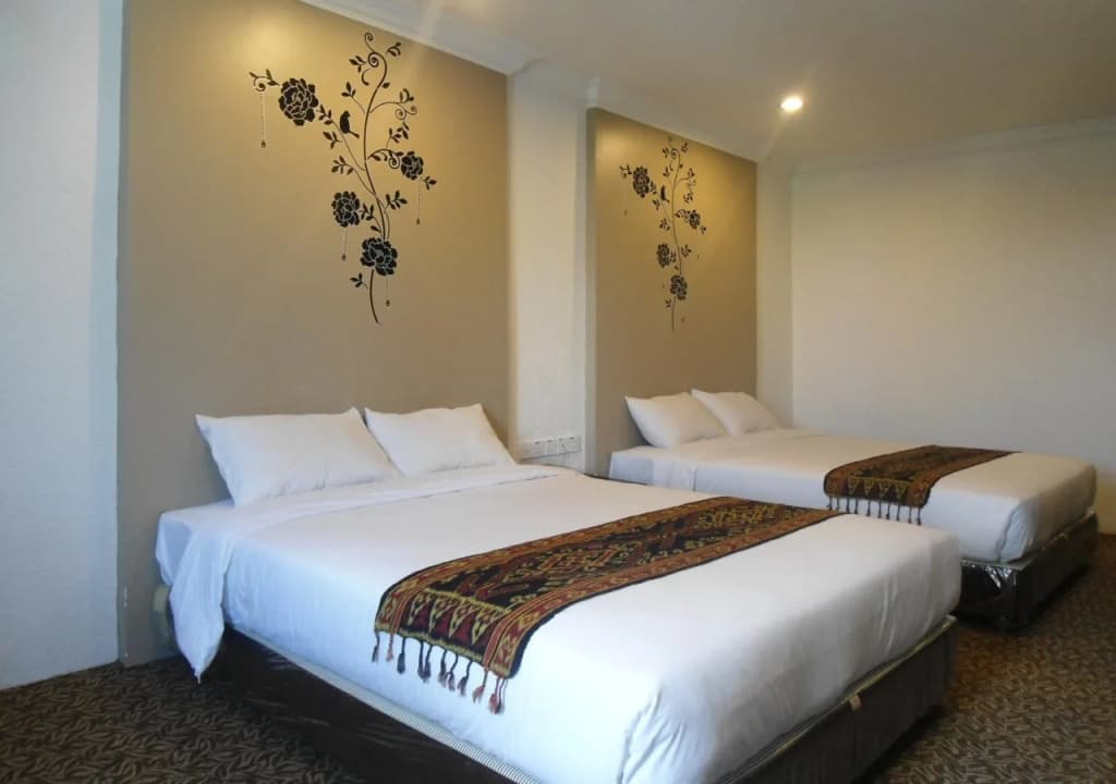 Regent Hotel - photo 7