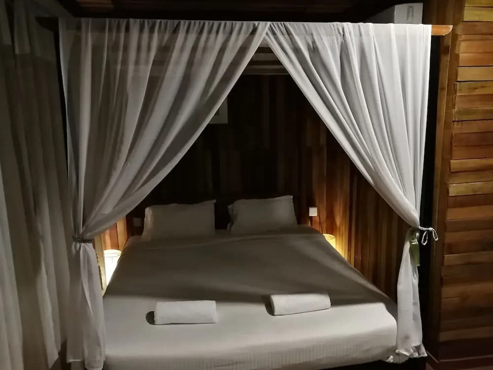 Pavilion Inn Hotel - photo 4