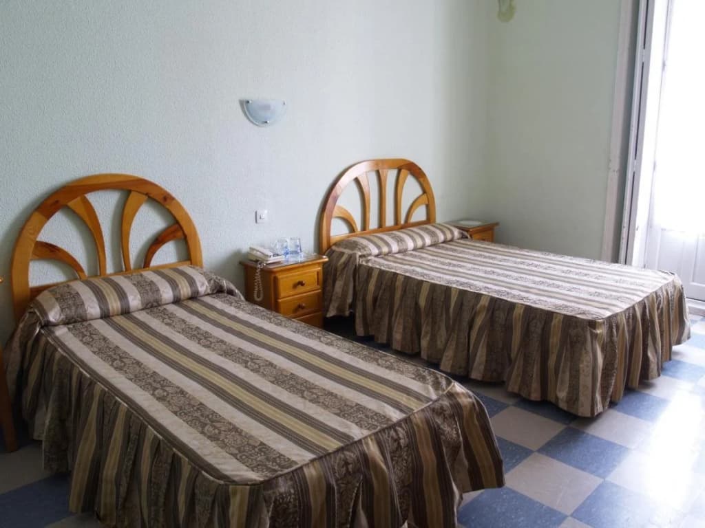 Hostal Continental - photo 3