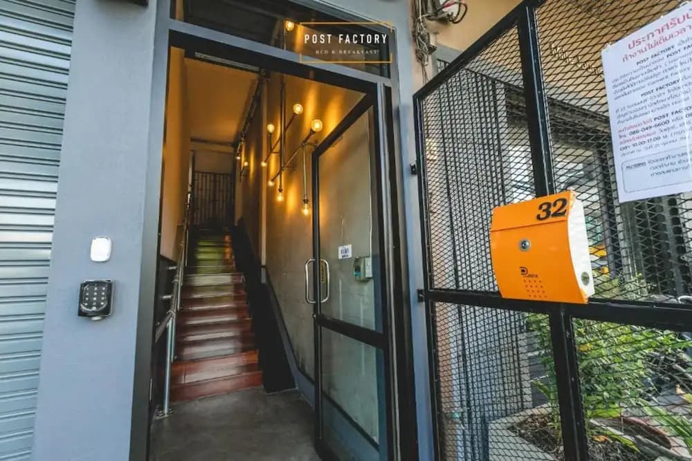 Post Factory Bed & Breakfast Sathorn Hostel - Adults Only - photo 1