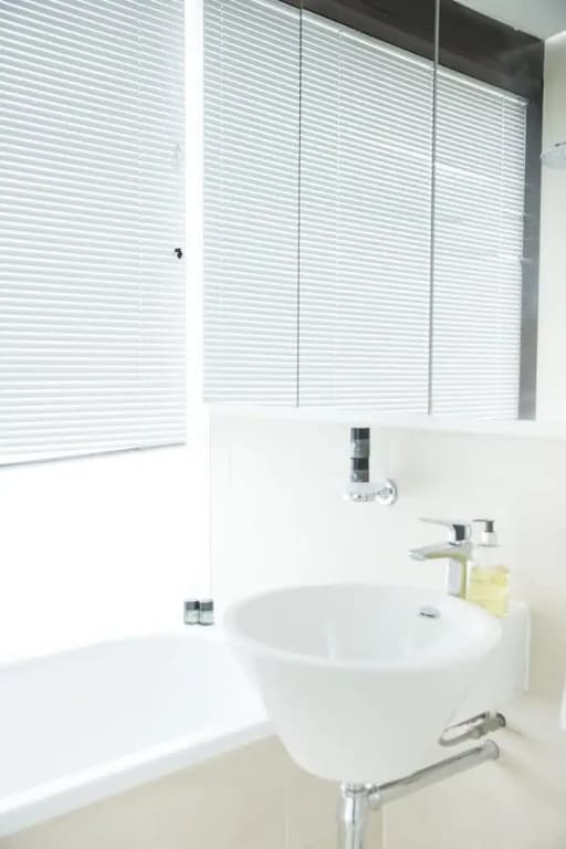 The Holborn Lights - Modern 3BDR Home with Rooftop Terrace & Garage - photo 2