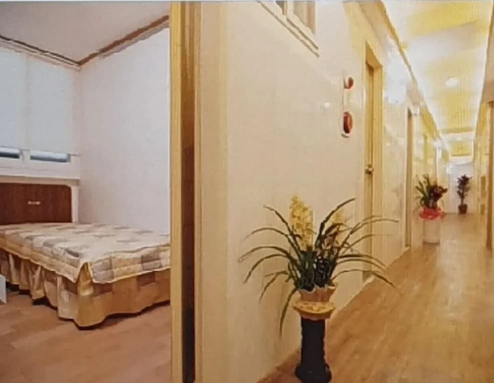 i-Guesthouse - photo 2