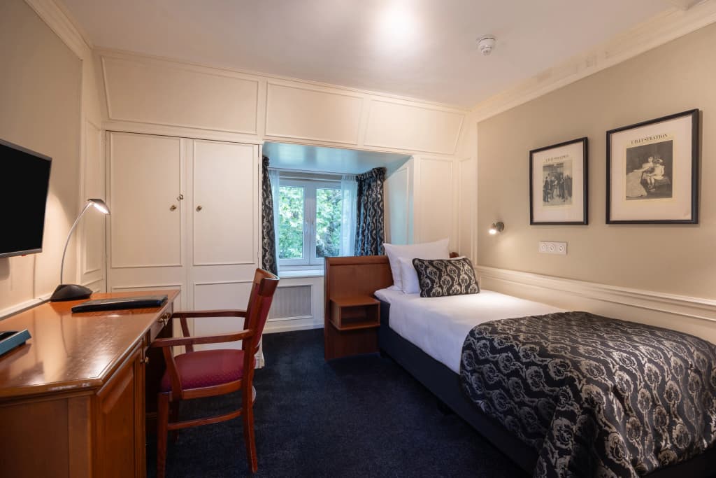 Apollofirst Boutique Hotel - photo 3