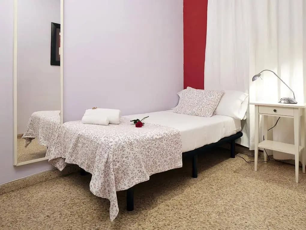 Plaza Spain Guest House - photo 6