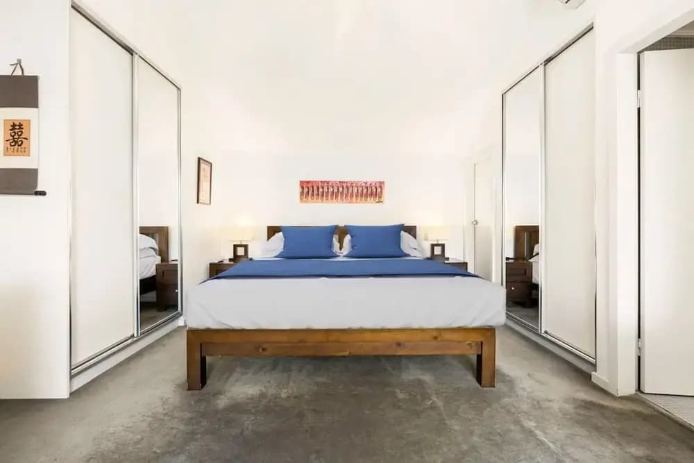 Poolside Apartment Opposite Redfern Park - photo 2