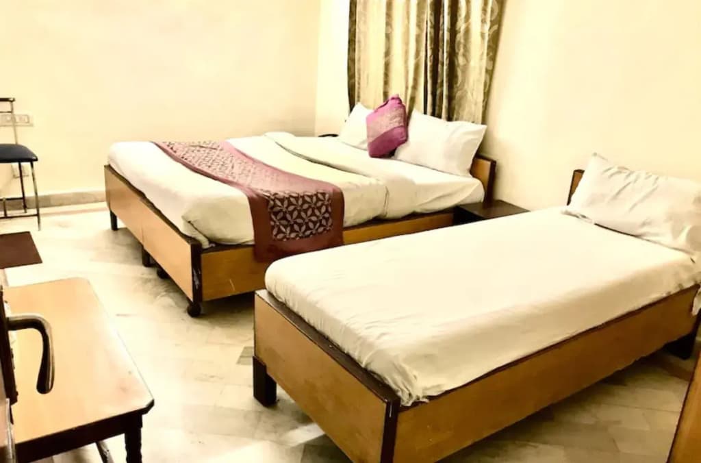 Capital O 10750 Hotel Vivek - photo 21