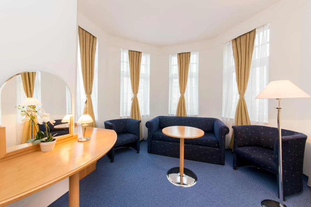 East City Hotel - photo 3