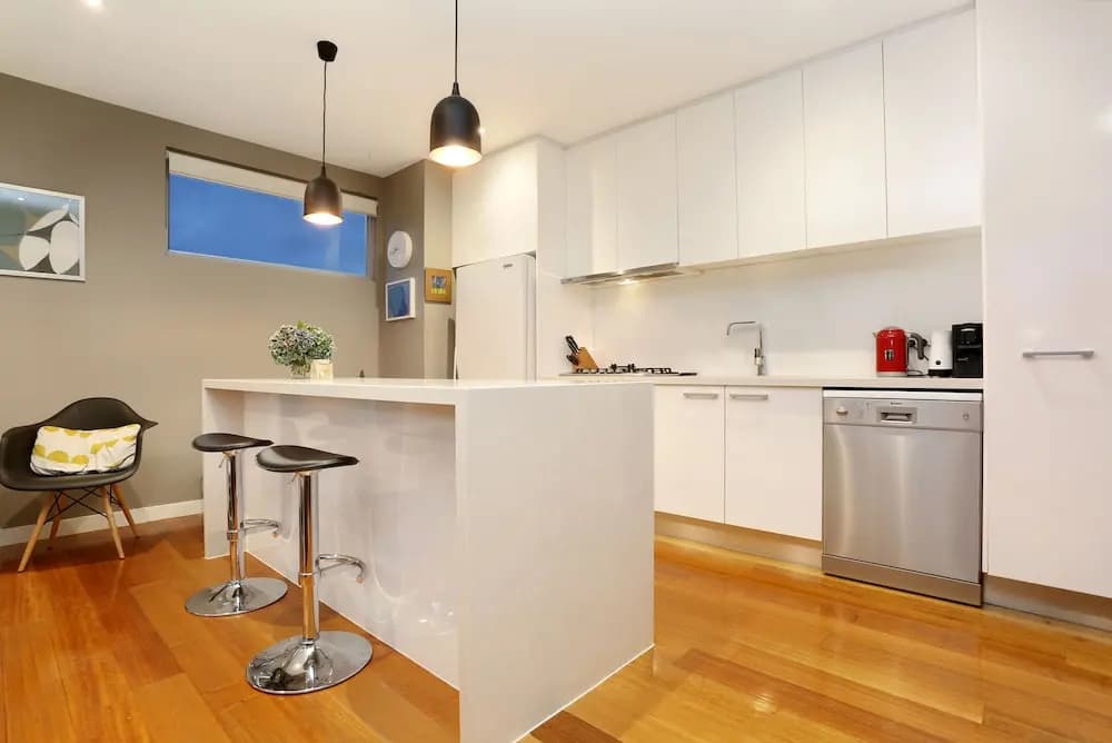 Essendon Sub-Penthouse on Napier - photo 13