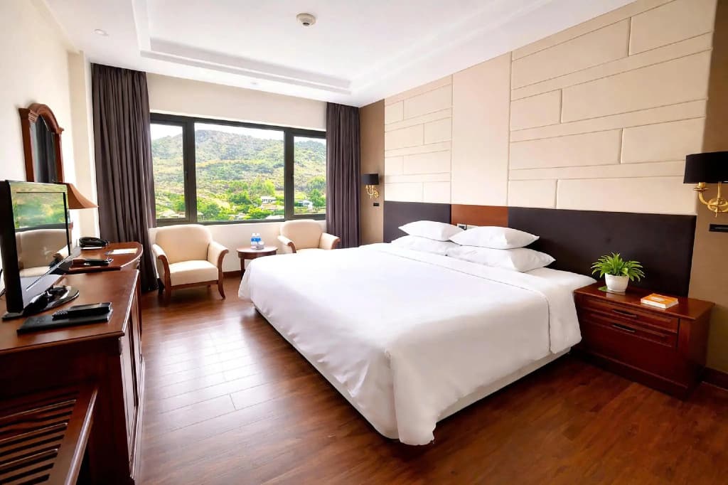 Saigon Halong Hotel - photo 4
