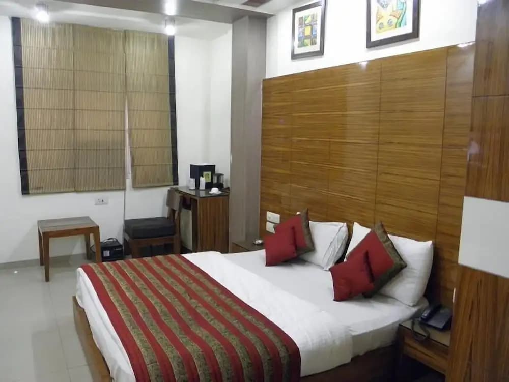 Hotel Chanchal Continental - photo 4