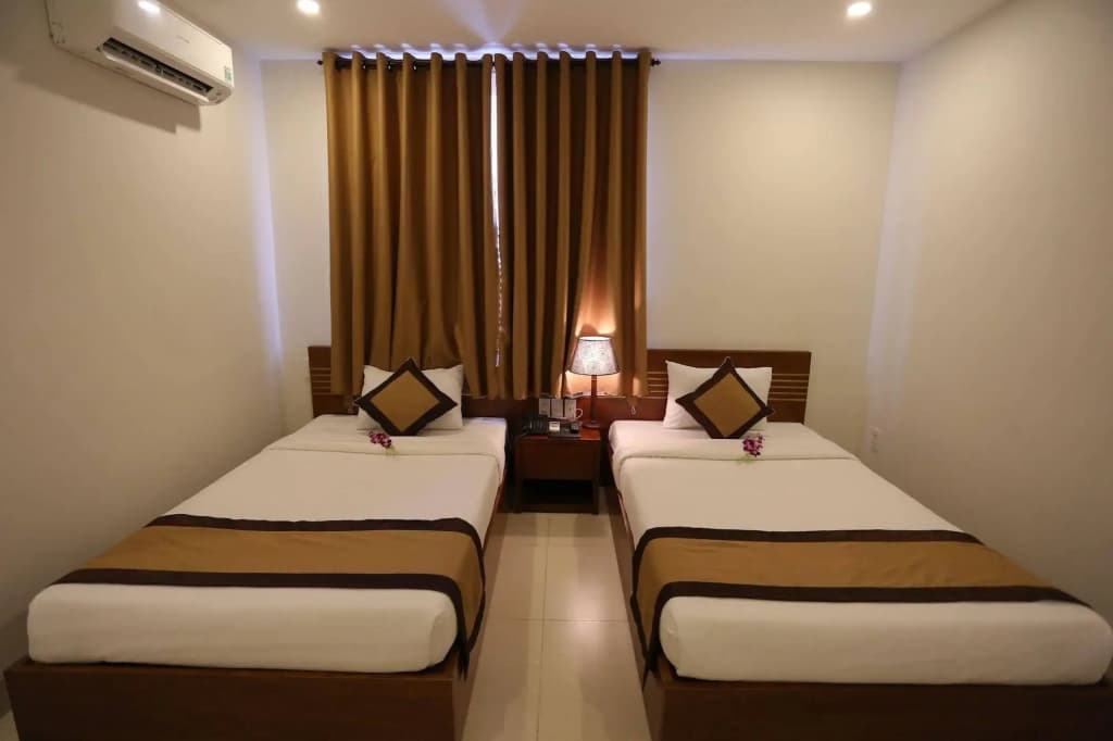 Golden Light Hotel - photo 6